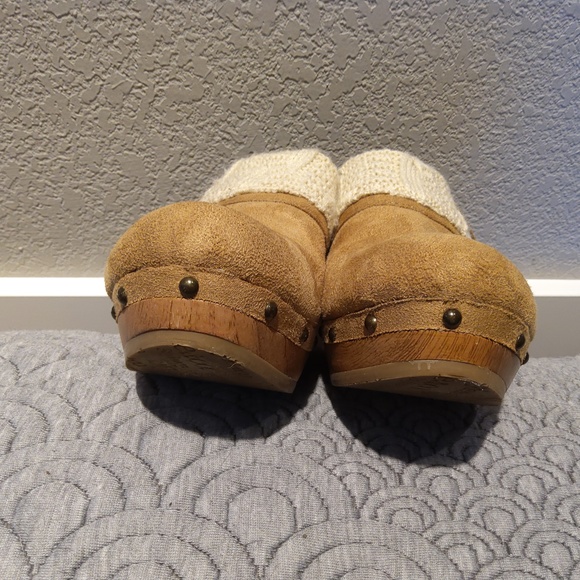Style&Co. Clogs women's size 6.5 tan suede with sweater detail. - Picture 9 of 9